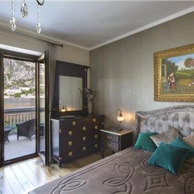 5 bedroom bayside villa with pool near Kotor, sleeps 12